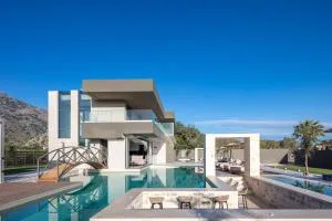 Elinor Villa - Mouríon