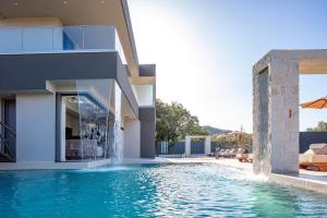 Elinor Villa - Nature Retreat amidst Mountains & Lake by etouri