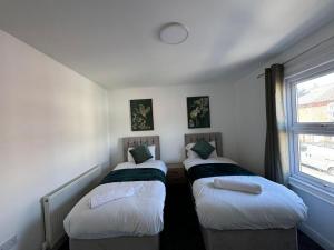 Stunning 4 BED House for Contractors & Holiday Makers