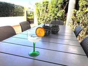 STYLISH TOWNHOUSE IN BEACHFRONT COMPLEX