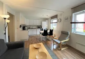 Lassiebyn 10 Entire Apartment with Parking & Kitchen - Långav