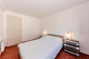 Maisons de vacances L'Amethyste - Maison avec piscine : photos des chambres