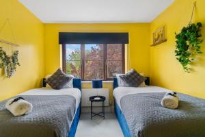 The Pondmore-Spacious Detached house in Ashford with free parking close to M20