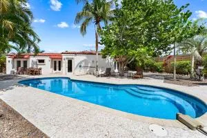 Crescent Beach Villas - Siesta Key