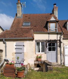 LAtelier de Pierre 1-Bed Cottage in Pousseaux