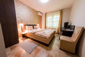 Deluxe Double Room with Shower room in Villa Gurman 024