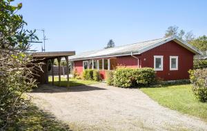 Beautiful Home In Middelfart With Wifi