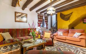 Cozy Home In Castillo De Locubin