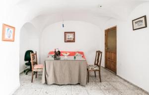 Stunning Home In Villanueva Del Rey