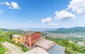 Lovely Apartment In Cogorno With Wifi