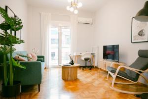 Quiet 2BR home in Katehaki metro