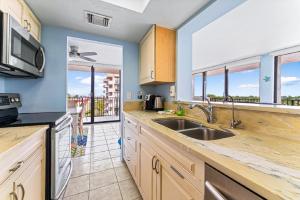 Our House at the Beach 502E By Beachside Management