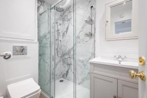 Queens Gardens - No 3A