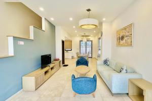 Biệt thự nguyên căn, 5 phòng ngủ, bể bơi chung, cách bãi biển 100m - 4hvězdičkové hotely ve městě Ha Long