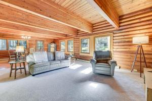 Vacation Rental with Golf Course Views!