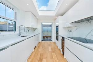 Bright 3BR Duplex in Fulham with Terrace