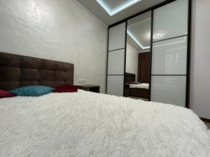 Тиха квартира з балконом в центрі біля Оперного театру!