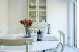 Kom4Nest Solar Beach Home with Pool Kommetjie