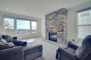 Modern Canton Home 10 Mi to Lake Allatoona!