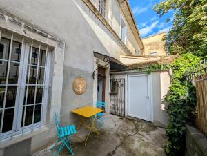 Maison de style tout confort, position idéale, avec clim et petit extérieur