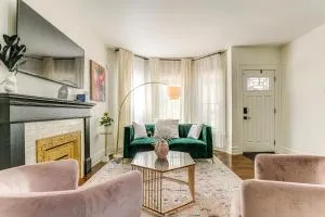 Historic Buffalo Row House Near Delaware Park - Kenilworth