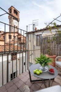 ClockTower Penthouse, 4th floor apartment with Terrace Lucca
