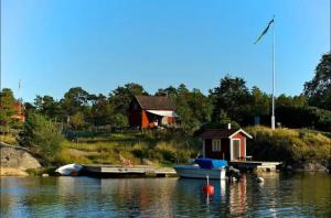 Cabin retreat in the archipelago