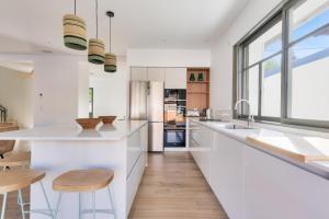 Spacieuse Villa sous les pins & piscine
