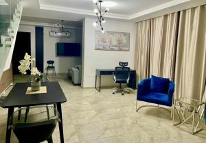 Z PentLoft Properties