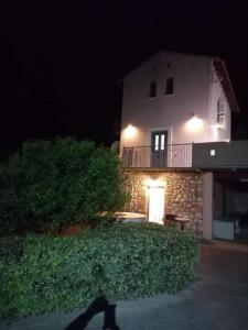 KTHMA "Ν" Πέτρινη Μεζονέτα