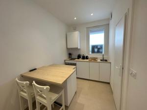 C073-Studio neuf et lumineux au carre dor Croisette