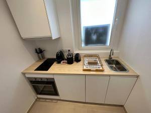 C073-Studio neuf et lumineux au carre dor Croisette