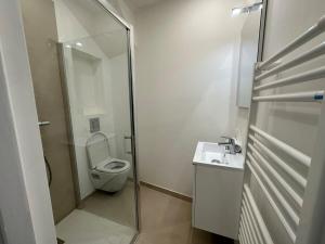 C073-Studio neuf et lumineux au carre dor Croisette