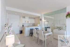 Wonderful Apt with water park and sea views