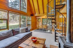 Cle Elum A-Frame - Direct Yakima River Access!