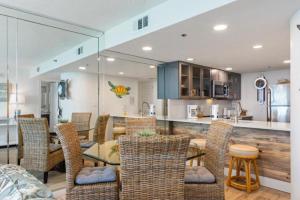 One Seagrove Place 1706