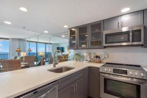 One Seagrove Place 1706