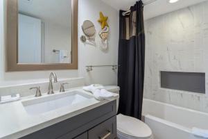 One Seagrove Place 1706