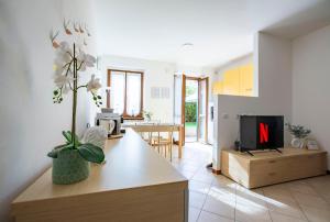 Lake Como Getaway - Central, Lake nearby - Parking & private garden