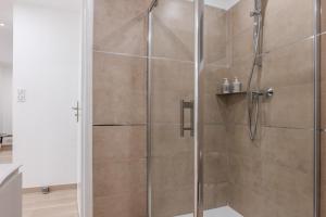 2 bedrooms with terrace 100 metres from the sea