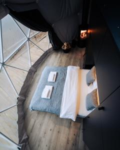 Golden Circle Domes - Lake View