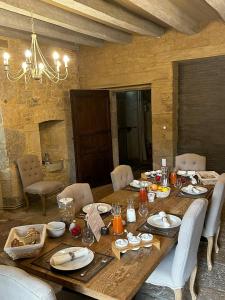 B&B / Chambres d'hotes Les Hauts de Saulies - Chambre et Table d-Hotes de charme : photos des chambres