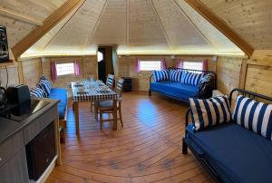 Holly Tree Glamping Cabins