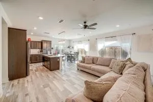 Charming Bakersfield Home with Yard and Patio! - Buttonwillow