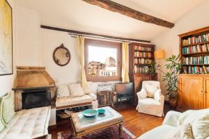 Piazza Mattei Terrace Apartment | Romeloft