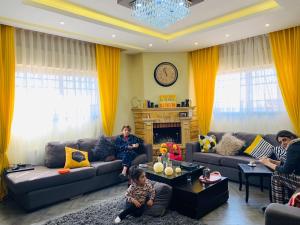 Lauras Stylish Villa