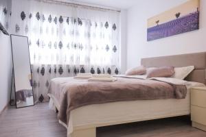 Konstanzer Podu Ros 11 - 3 camere,bucatarie, aer conditionat,masina de spalat