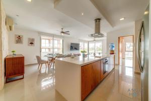 NEW Sunlit Stay Private Roof Terrace BBQ SpaTub