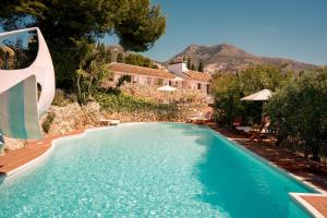 7,000 sqm Luxurious Villa with Panoramic Sea Views Multiple Gardens & Two Pools