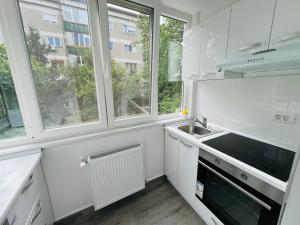 The White Pearl Apartment